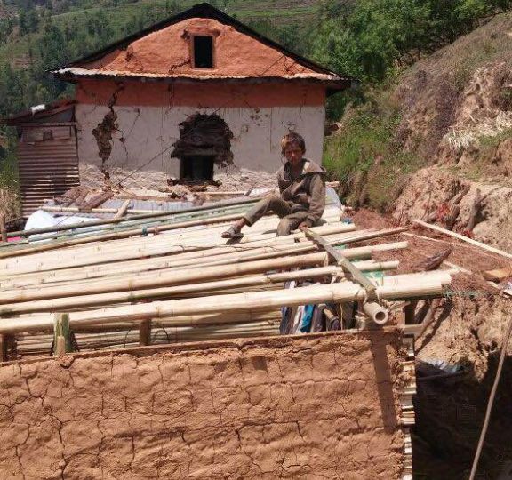 La lotta contro il tempo per il Nepal allo stremo