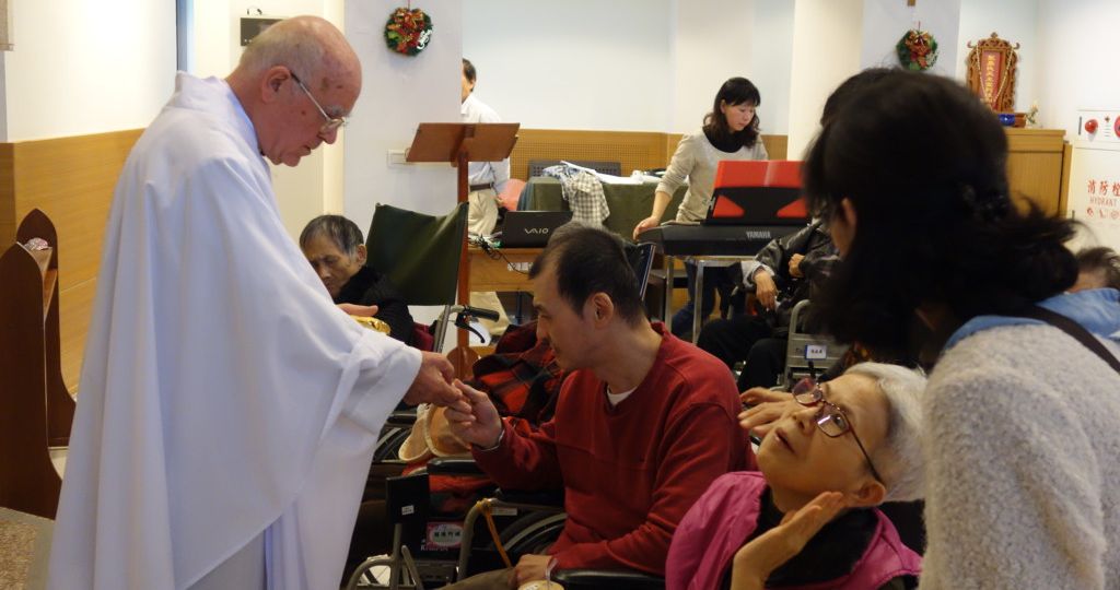 22 Cristmas Mass (1)