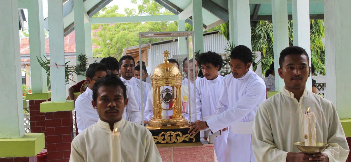 19Flores-Seminaristi innamorati