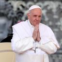 -papa-francesco-non-cedere-alla-paura-dei-migranti-o-si-diventa-razzisti-hcnd
