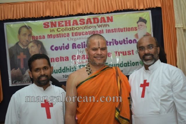 Snehasadan-Distributes-Covid-19-Relief-EssentialFood-Kits-to-750-Families-11