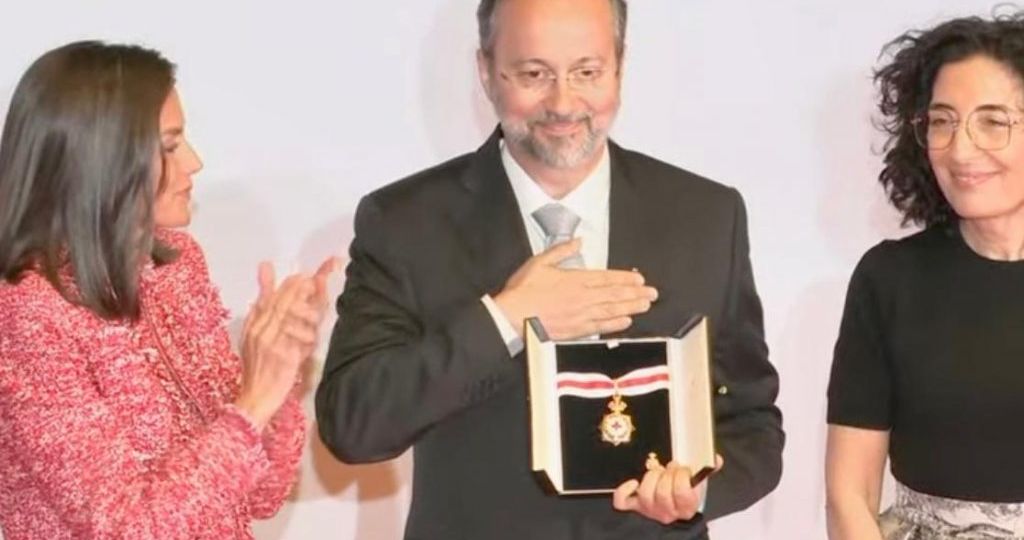 Jose-Carlos-Bermejo-con-la-Reina-1024x711
