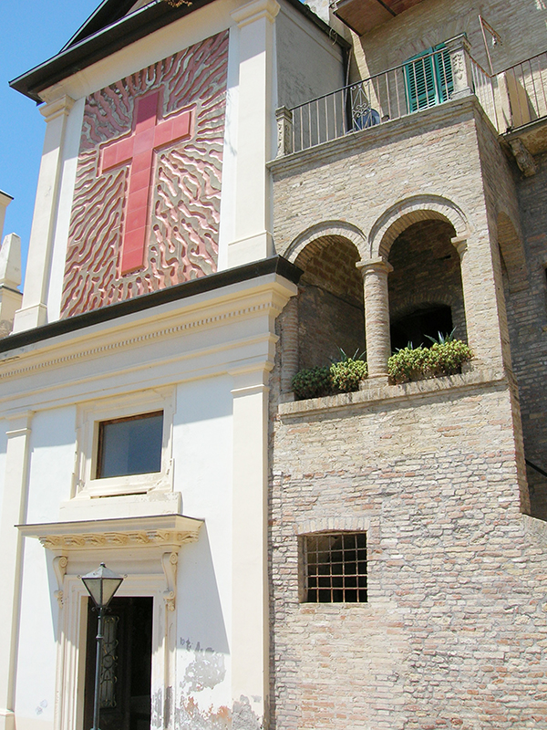 Foto 1. Bucchianico – La casa natale di San Camillo e il santuario dedicato a lui.